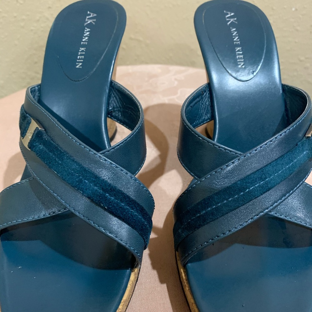 Wedge Slides - image 1